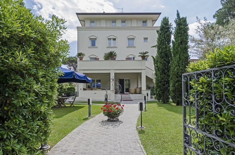 Nautilus Hotel